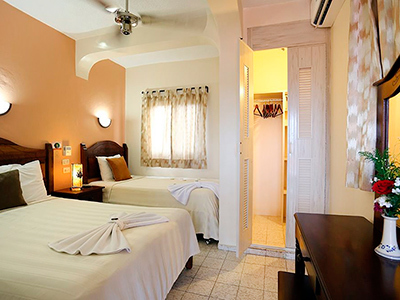 Hotel Bucaneros