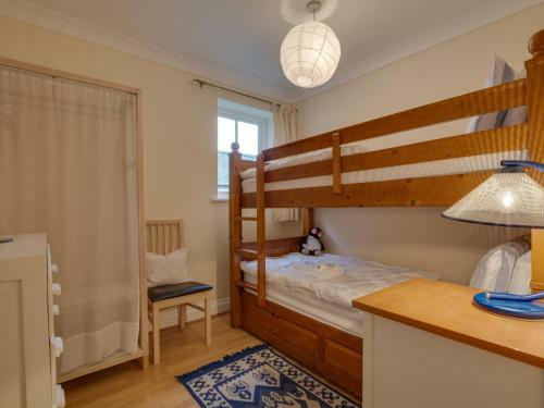 Bright Holiday Home In Whitstable Kent With Private Parking