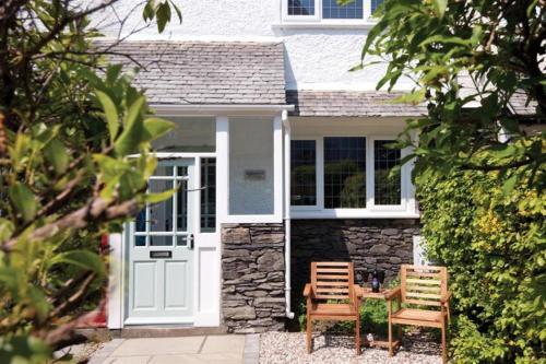 Lakestone Cottage