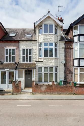 Hostal Westland House