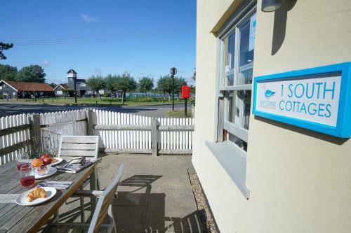 1 South Cottages With Guest Wing