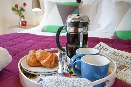 1 South Cottages With Guest Wing