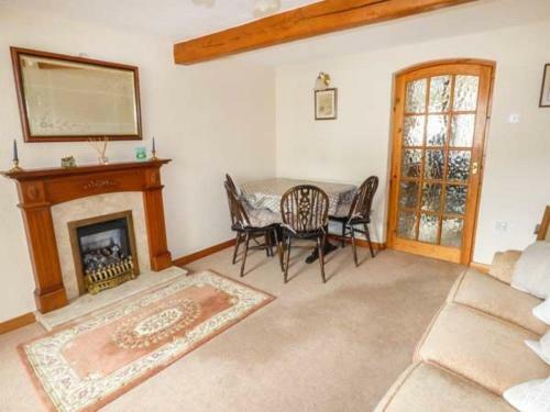 12 Buxton Road
