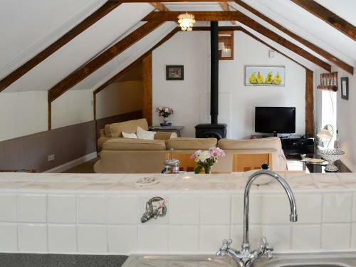 Old Ford House Studio Apartment