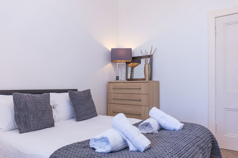Eagleton Residence - Donnini Apartments