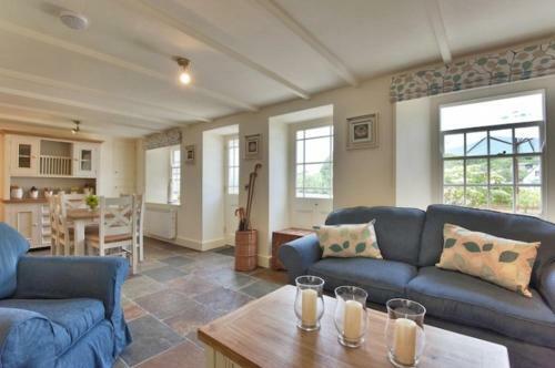 Holly Cottage
