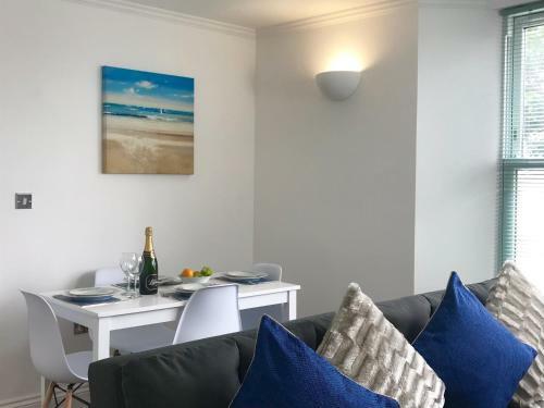 Lux Blu - Truro Apartment