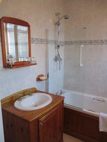 Hostal Mayfield Guesthouse