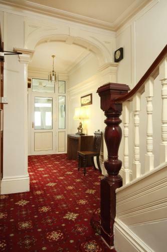 Hostal Mayfield Guesthouse