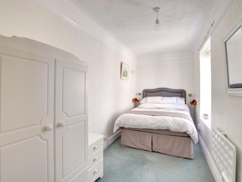 Cozy Holiday Home In Swanage With Balcony