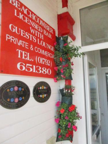 Hostal Beachcomber