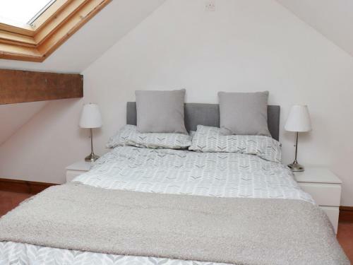 44 Heathcliff Cottage, Swansea