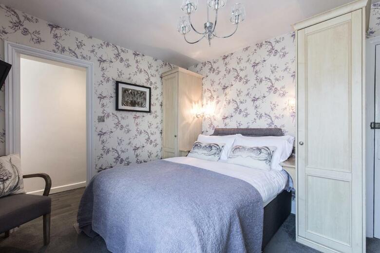 The Mount Pleasant Hotel