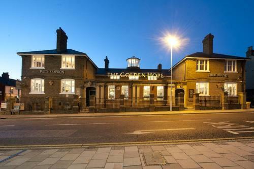 Hotel The Golden Hope Wetherspoon