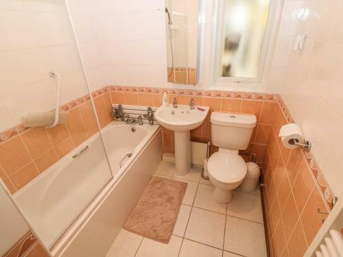 Bumble Bee Cottage, Skegness