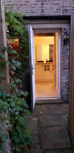 No.22 Holiday Cottage
