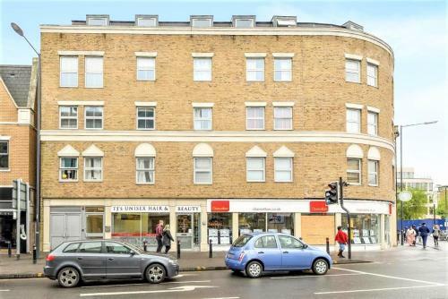 Amazing Slough Centre Apartment