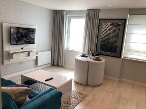 West Central Apartment (slough)