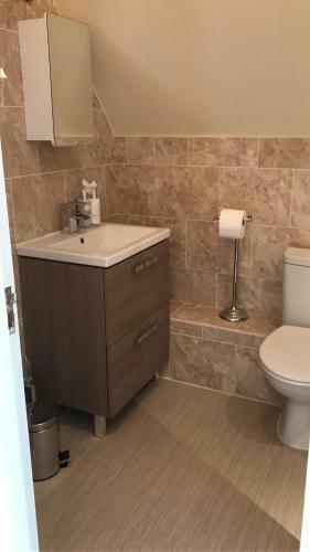 Villa Luxury 3 Bed Home By The Lake