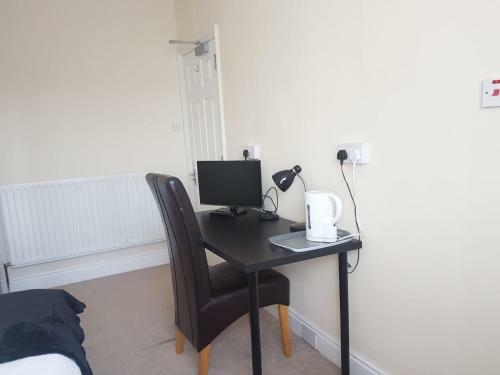 Hostal Carmel Serviced Rooms