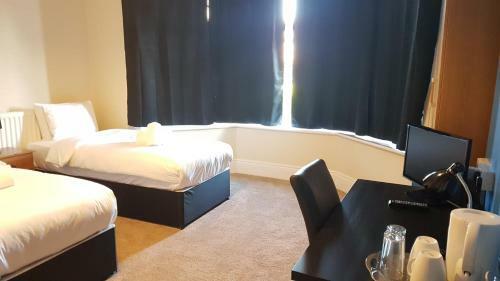 Hostal Carmel Serviced Rooms