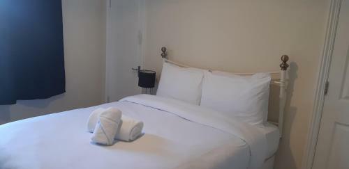 Hostal Carmel Serviced Rooms