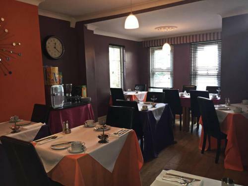 Hostal Glenmore Guesthouse