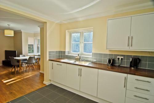 Room And Roof Southampton Serviced Apartments