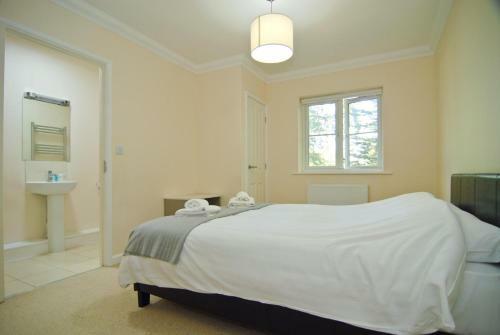 Room And Roof Southampton Serviced Apartments