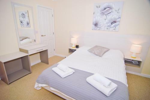 Room And Roof Southampton Serviced Apartments
