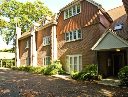 Room And Roof Southampton Serviced Apartments