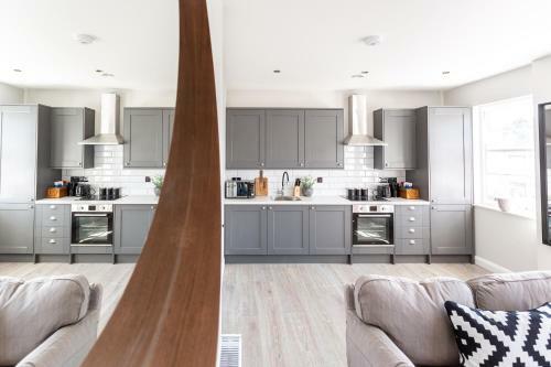 Shades Of Grey - 2 Bed Apartment