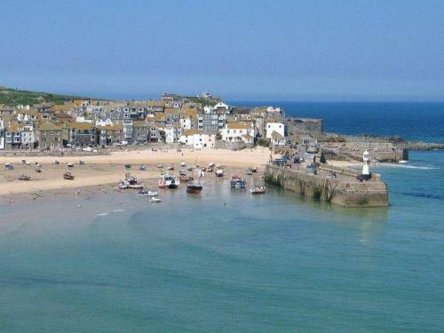 Trehan, St Ives