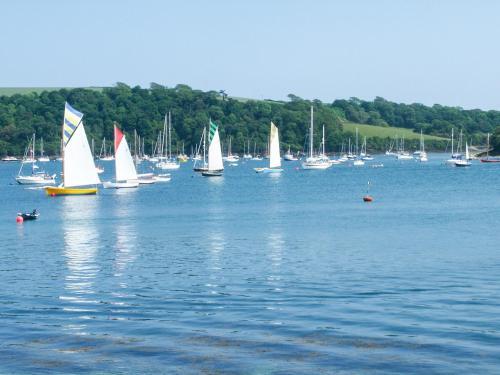 Stones Throw, St Mawes