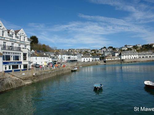 Stones Throw, St Mawes