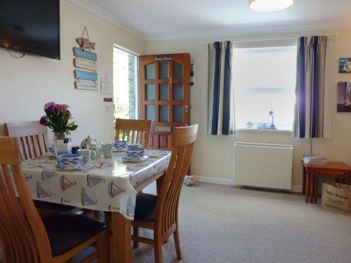 Stones Throw, St Mawes
