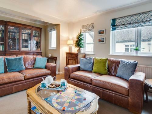Spacious Holiday Home In Sandwich Kent Near River