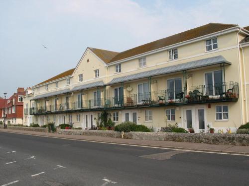 6 Lyme Mews, Seaton