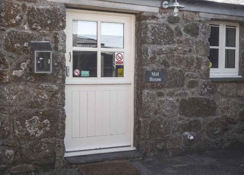 Land's End Hostel, Trevescan