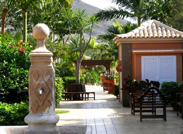 Hotel Green Garden Resort & Suites