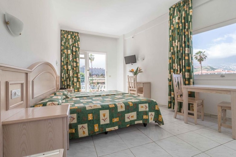 Apartamentos La Carabela