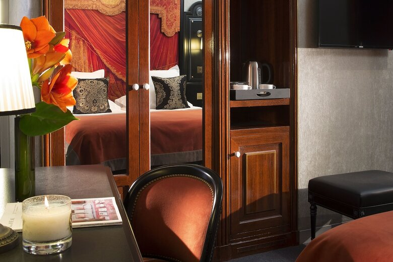 Hotel Le Belmont Champs Elys�es