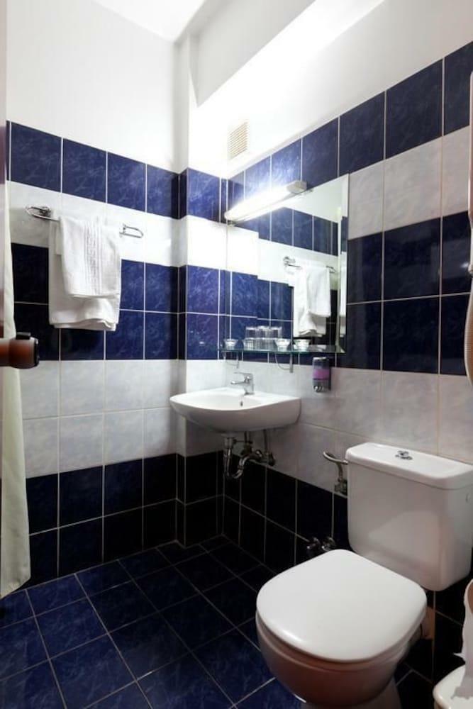 Athens Odeon Hotel