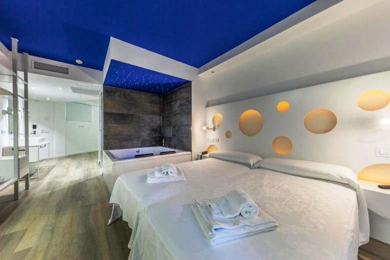 Hotel Triton Beach