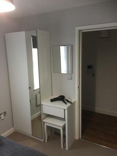 Romford Apartment Rm1