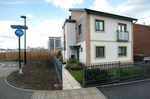 Kvm - Quayside House