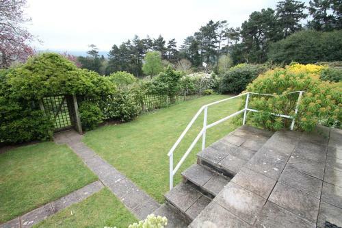 Garden View Apartment