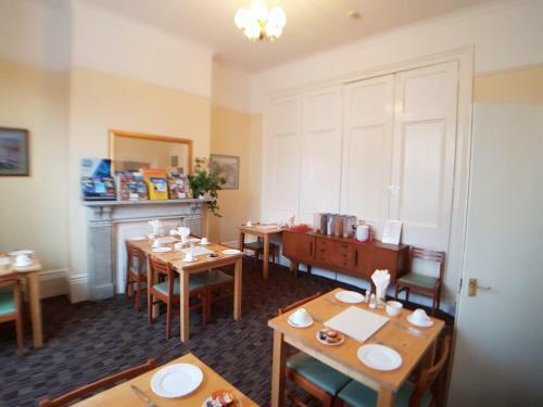 Hostal Everley Guest House