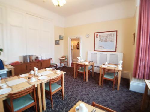 Hostal Everley Guest House