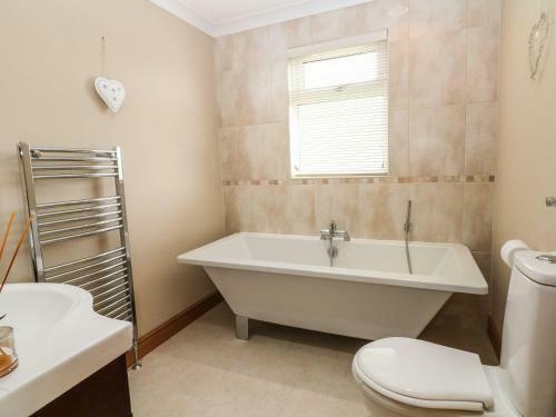 33 Y Noddfa, Pwllheli